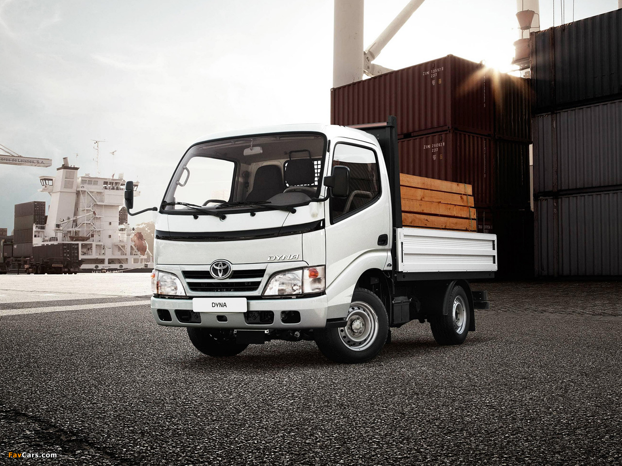 Toyota Dyna 2006 wallpapers (1280 x 960)
