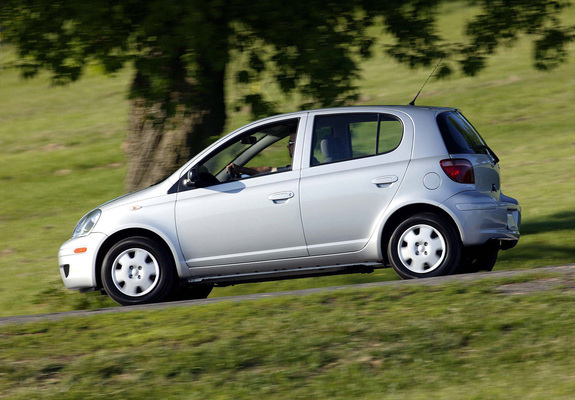 Images of Toyota Echo 5-door 2003–05