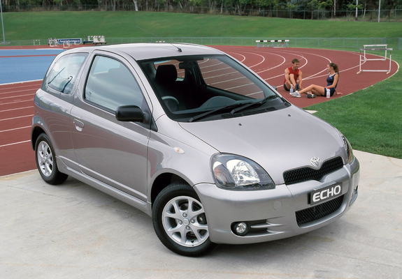 Photos of Toyota Echo Sportivo 3-door 2001–03