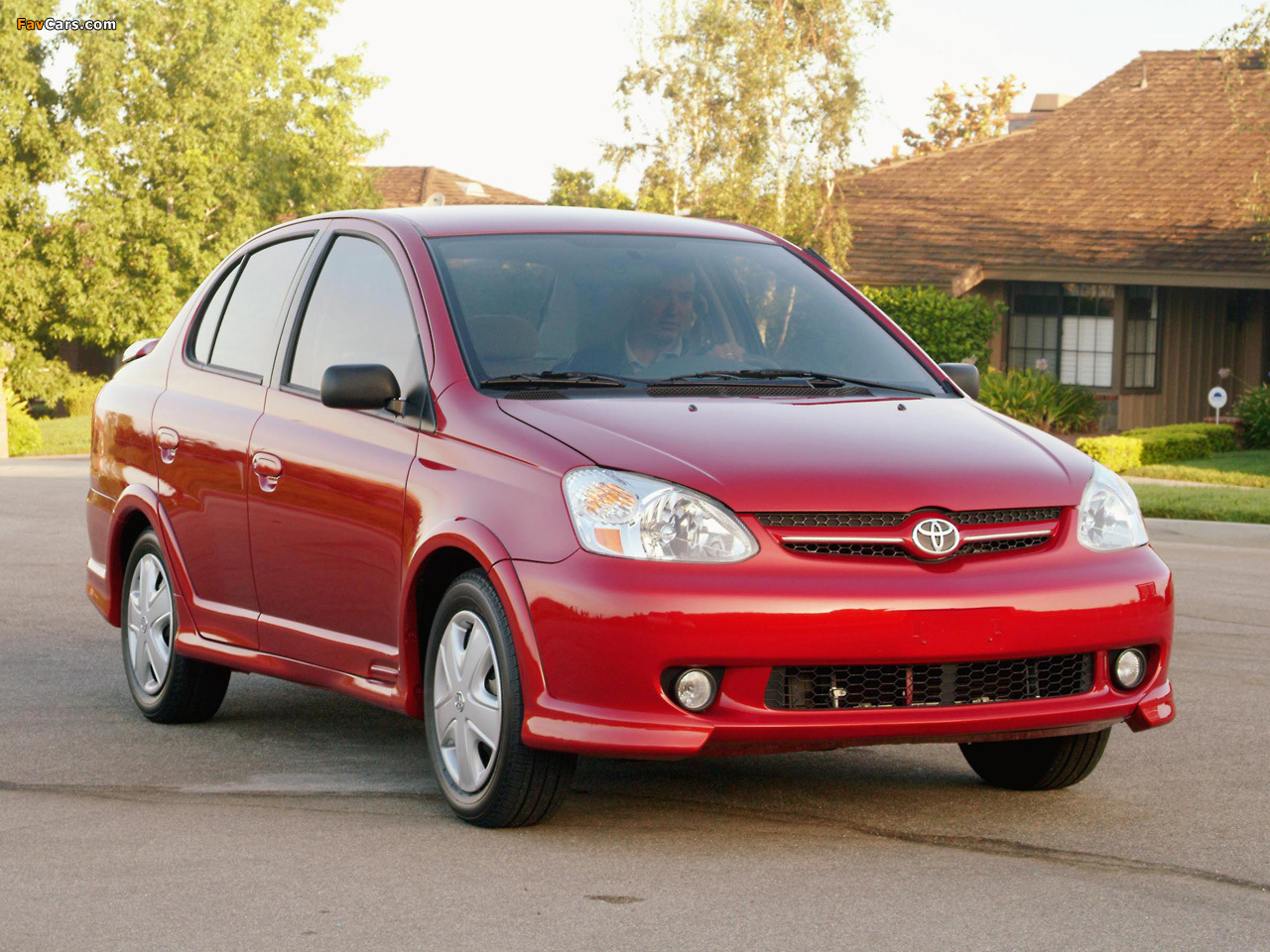 Photos of Toyota Echo 4-door 2003–05 (1280 x 960)