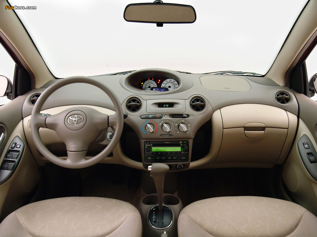 Pictures of Toyota Echo 4-door 2003–05 (1024 x 768)