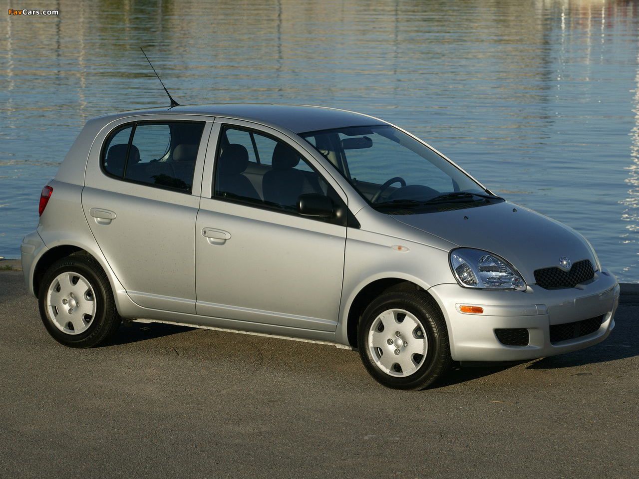 Pictures of Toyota Echo 5-door 2003–05 (1280 x 960)