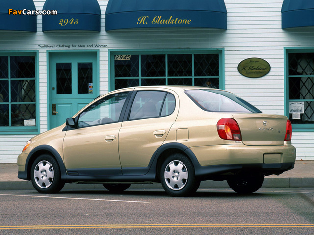 Toyota Echo 4-door 1999–2003 images (640 x 480)