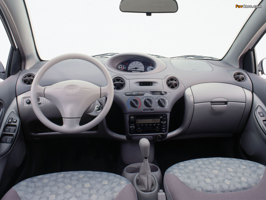 Toyota Echo 4-door 1999–2003 photos (1024 x 768)