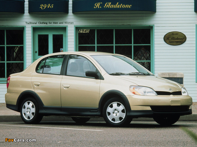 Toyota Echo 4-door 1999–2003 wallpapers (640 x 480)