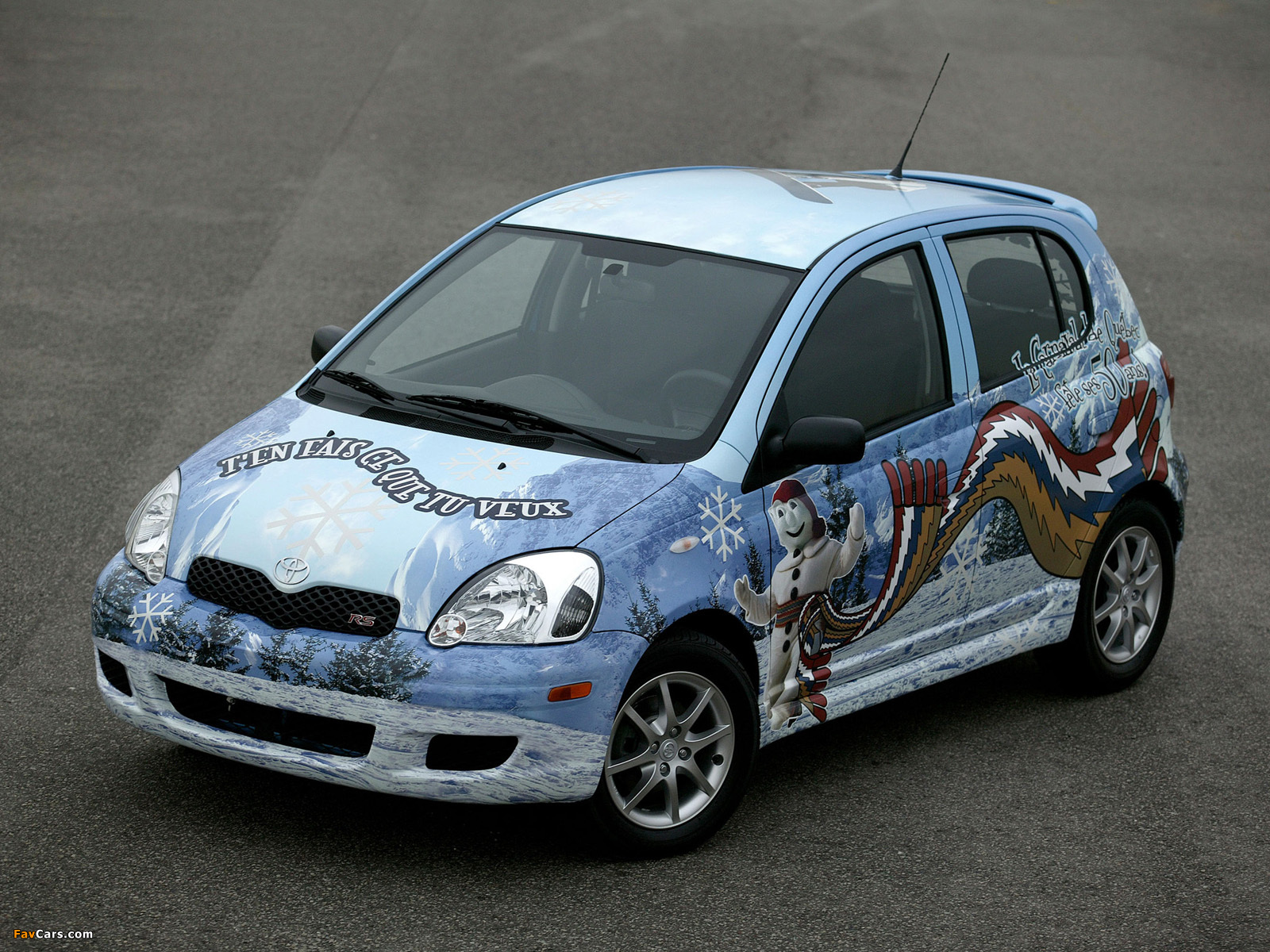 Toyota Echo RS 5-door 2003–05 wallpapers (1600 x 1200)