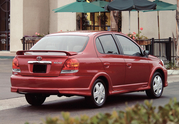 Toyota Echo 4-door 2003–05 wallpapers