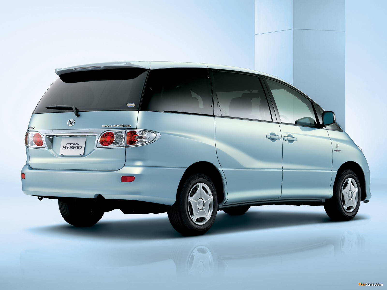 Photos of Toyota Estima Hybrid 2001–05 (1600 x 1200)