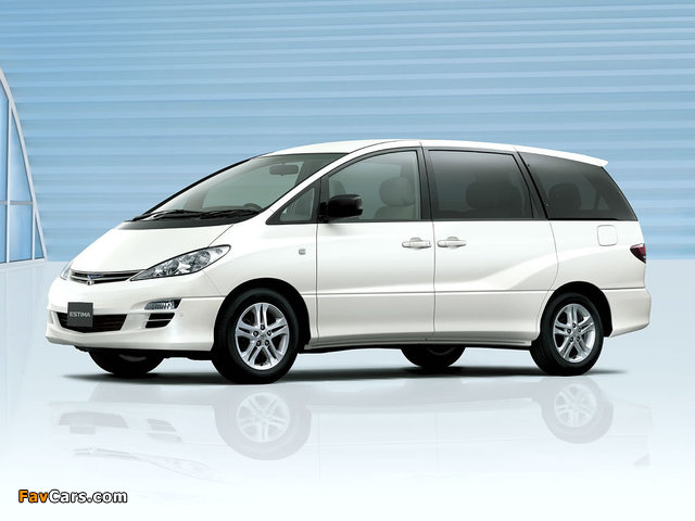 Photos of Toyota Estima 2003–05 (640 x 480)