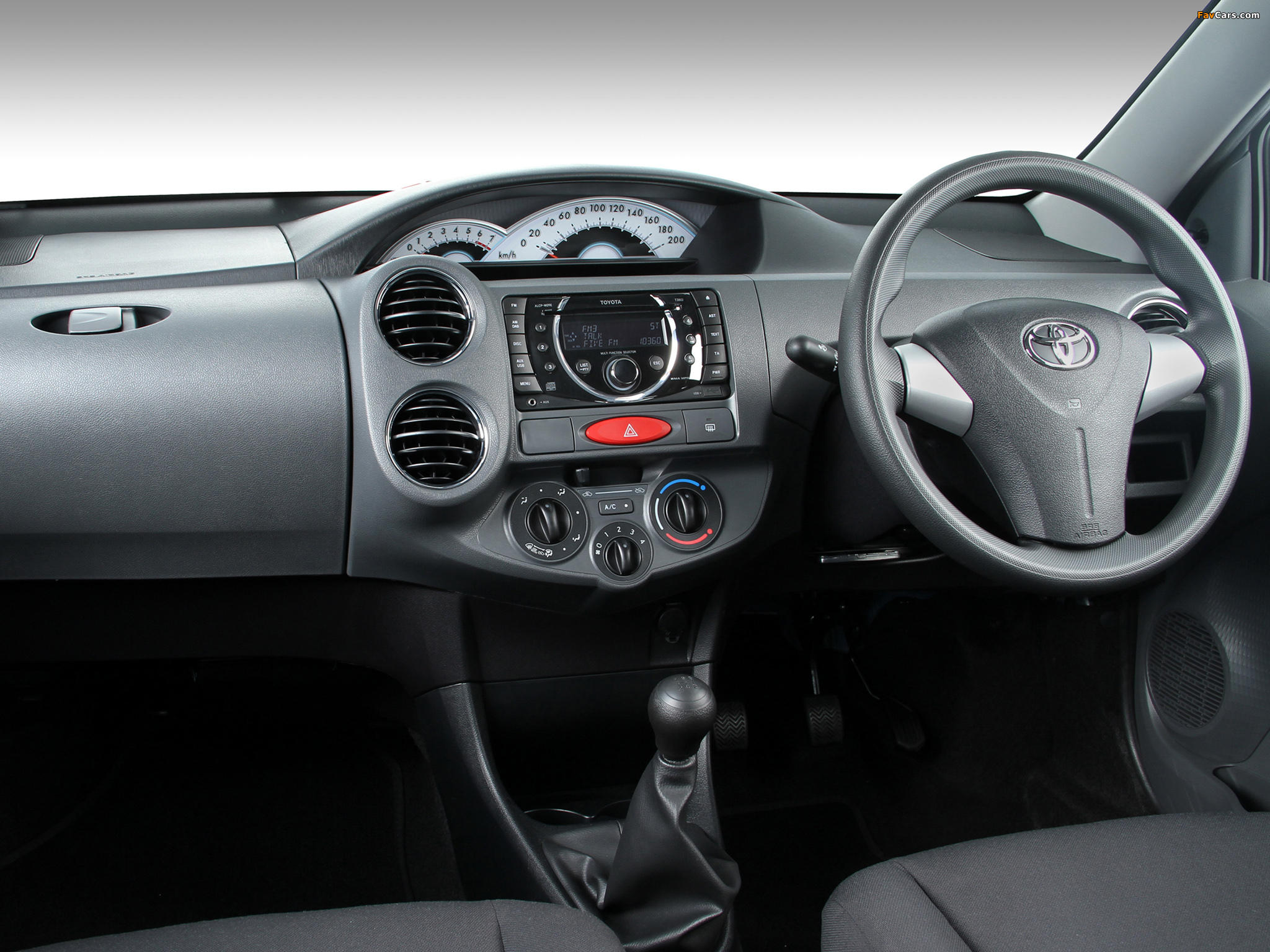 Images of Toyota Etios Hatchback ZA-spec 2012 (2048 x 1536)