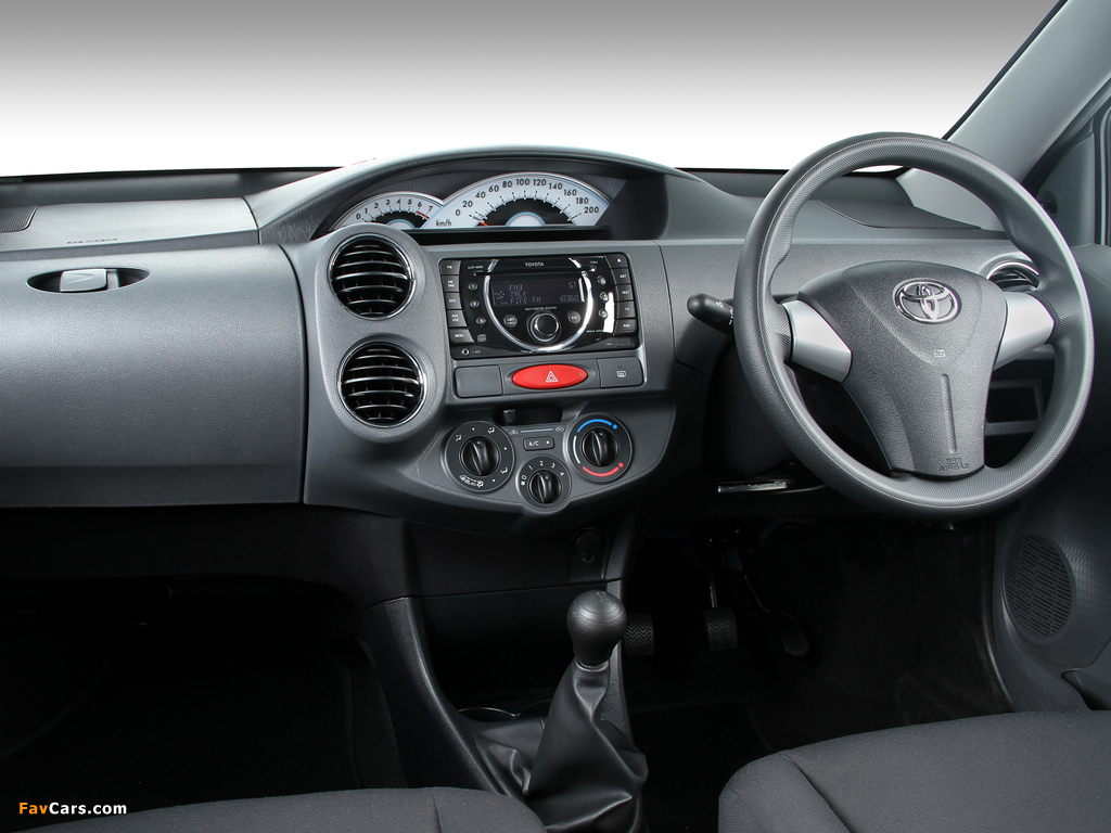 Images of Toyota Etios Hatchback ZA-spec 2012 (1024 x 768)