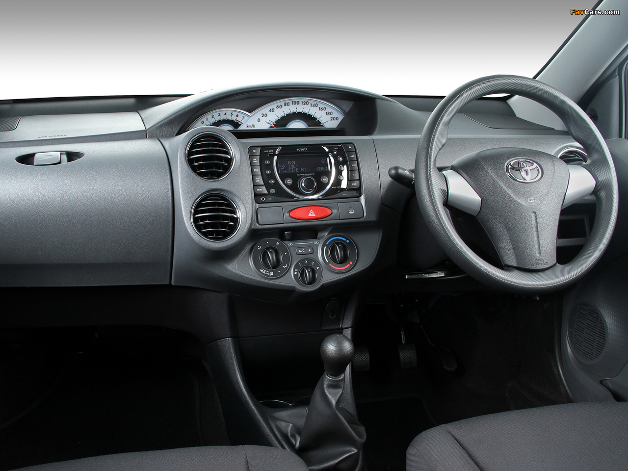 Images of Toyota Etios Hatchback ZA-spec 2012 (1280 x 960)