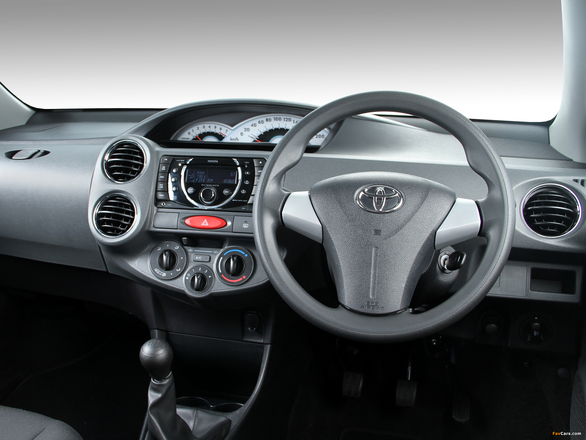 Images of Toyota Etios Sedan ZA-spec 2012 (2048 x 1536)