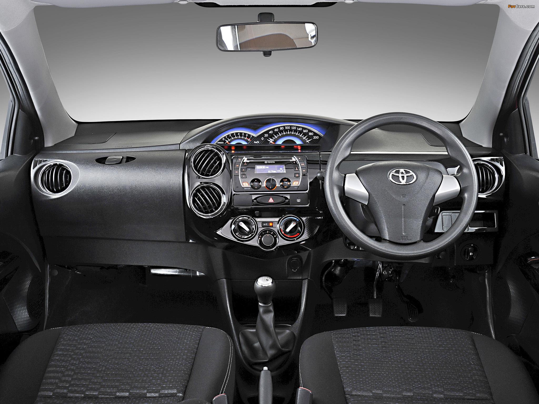Images of Toyota Etios Cross ZA-spec 2014 (2048 x 1536)