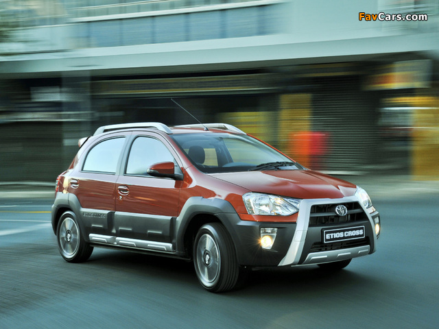Images of Toyota Etios Cross ZA-spec 2014 (640 x 480)