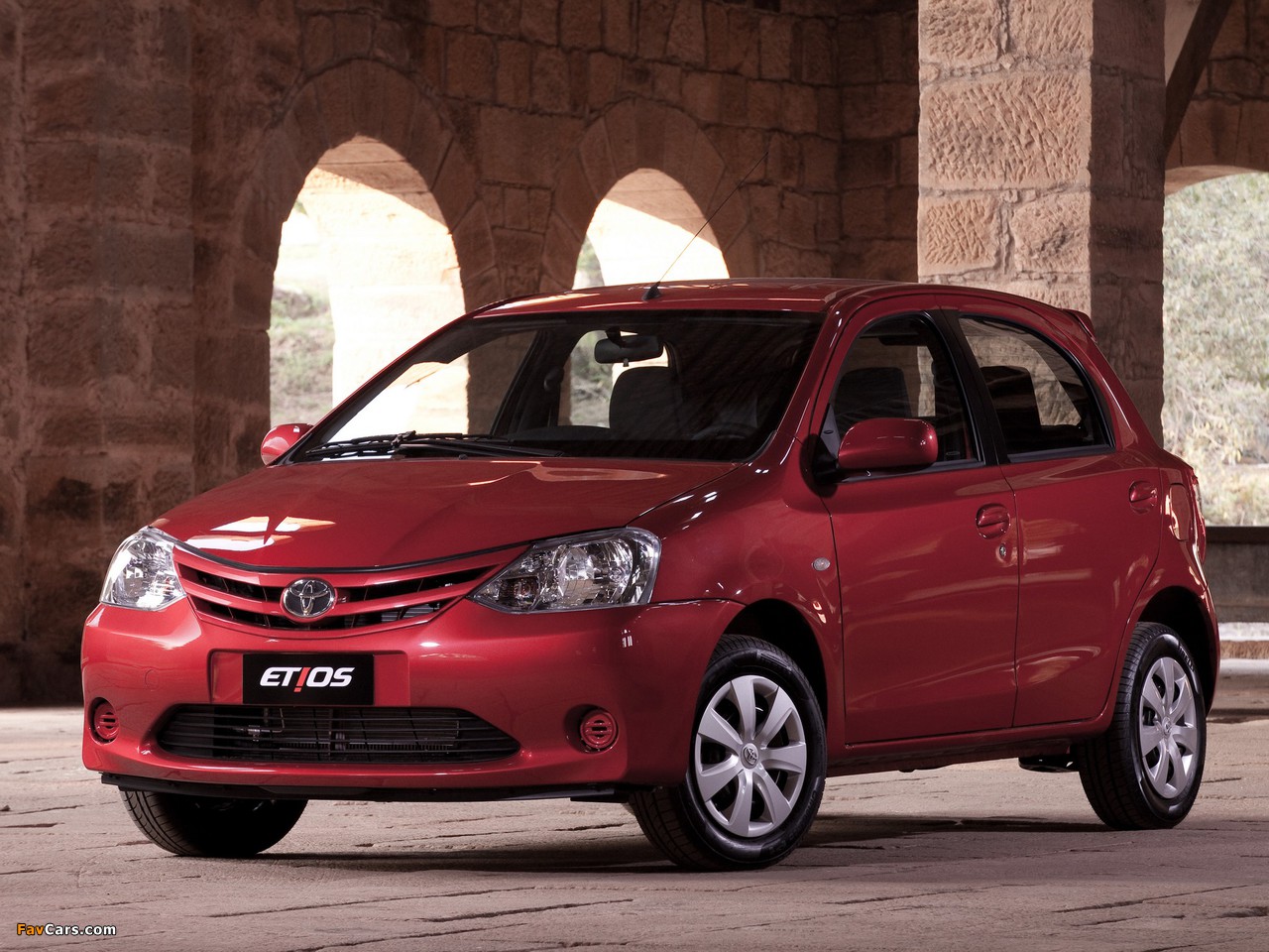 Photos of Toyota Etios Hatchback BR-spec 2012 (1280 x 960)