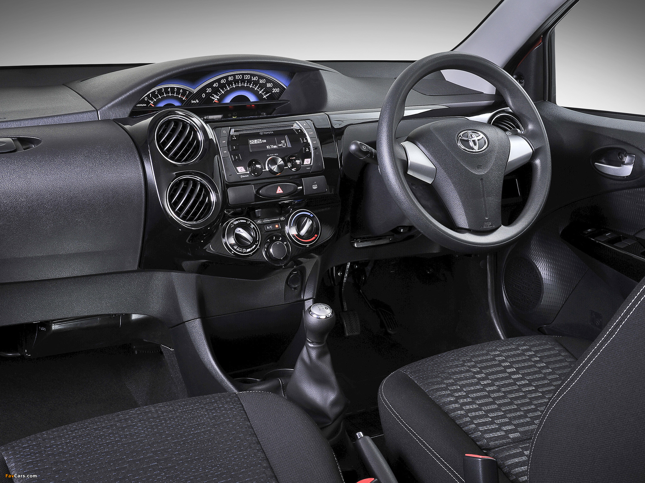 Photos of Toyota Etios Cross ZA-spec 2014 (2048 x 1536)