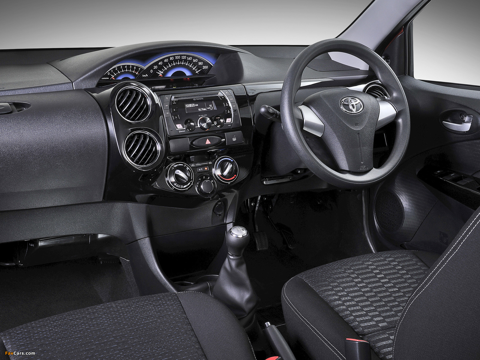 Photos of Toyota Etios Cross ZA-spec 2014 (1600 x 1200)