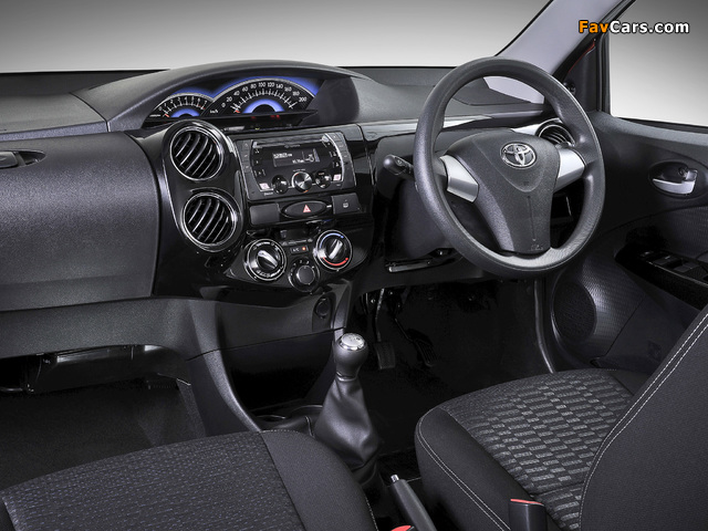 Photos of Toyota Etios Cross ZA-spec 2014 (640 x 480)