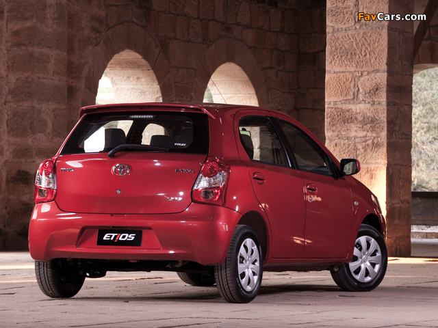 Toyota Etios Hatchback BR-spec 2012 images (640 x 480)