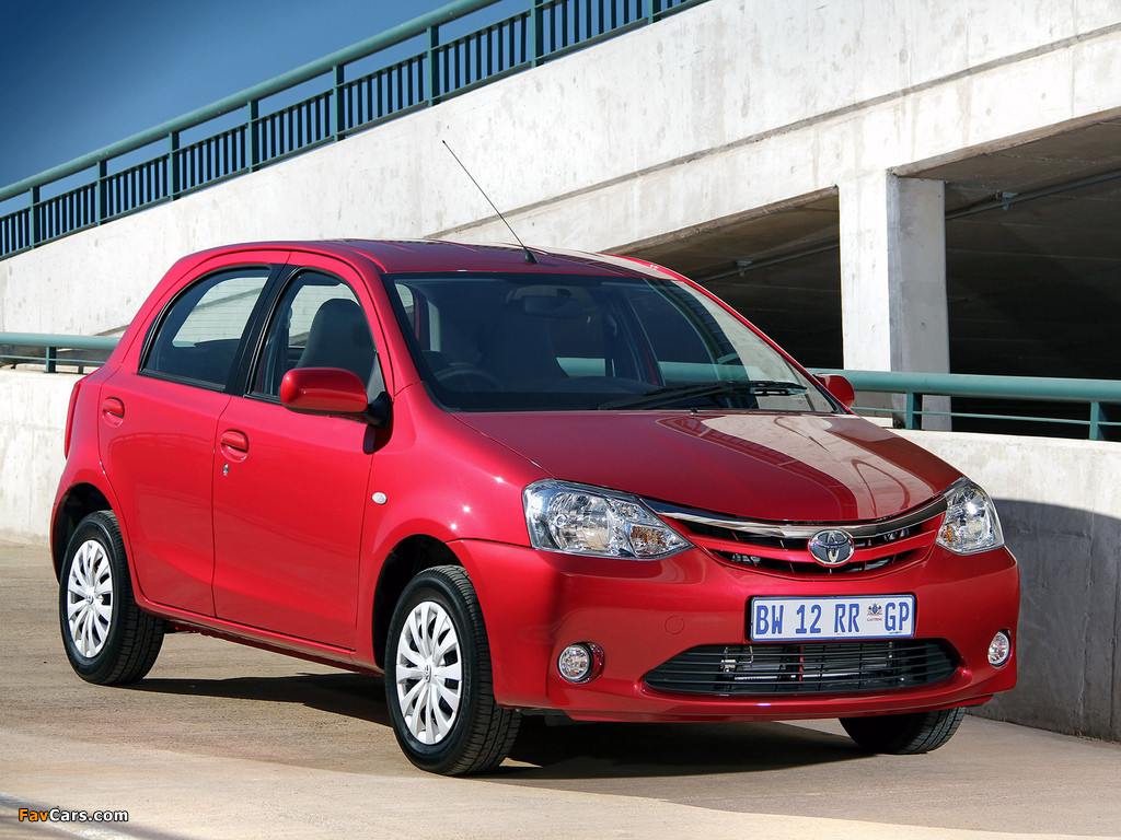 Toyota Etios Hatchback ZA-spec 2012 images (1024 x 768)