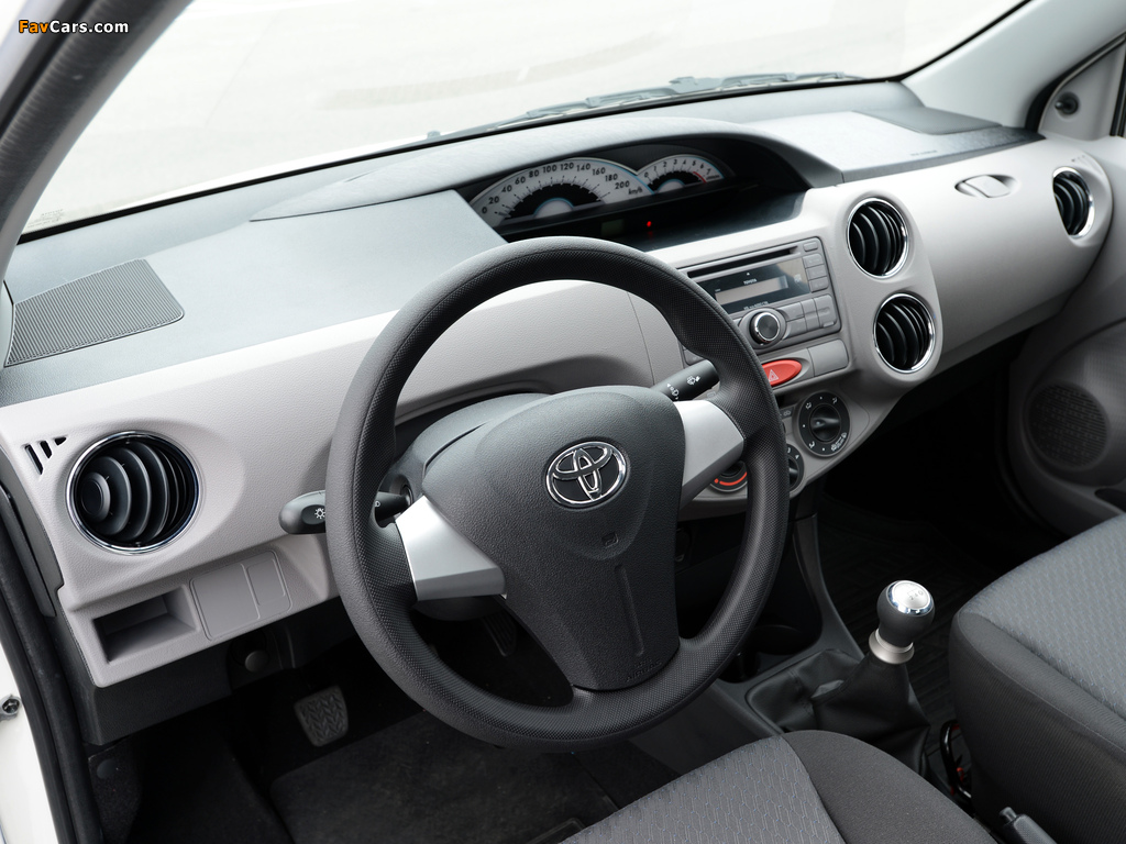 Toyota Etios Hatchback BR-spec 2012 photos (1024 x 768)