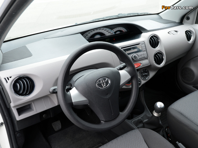 Toyota Etios Hatchback BR-spec 2012 photos (640 x 480)