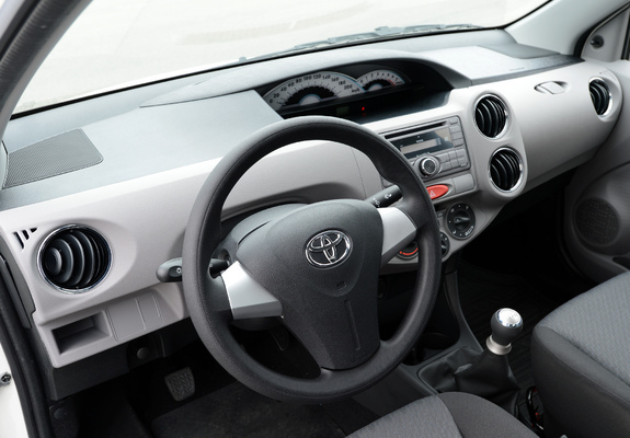 Toyota Etios Hatchback BR-spec 2012 photos