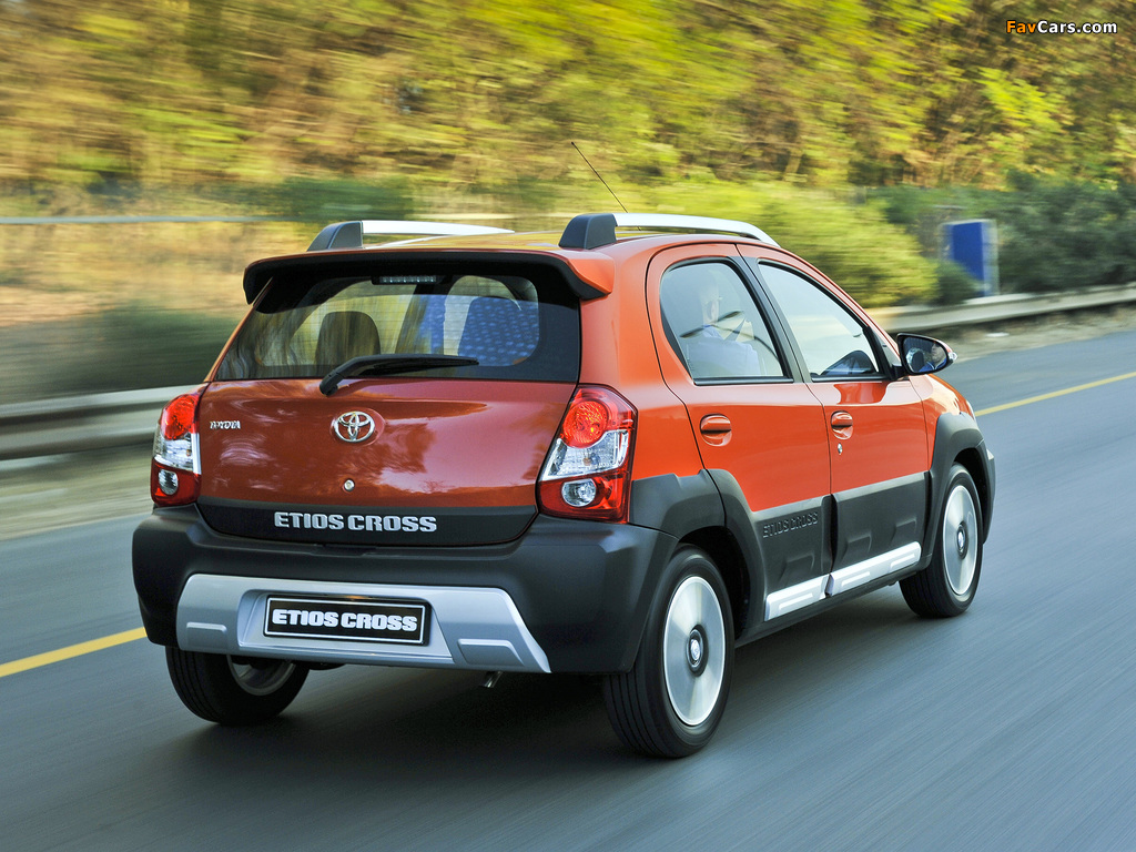 Toyota Etios Cross ZA-spec 2014 images (1024 x 768)