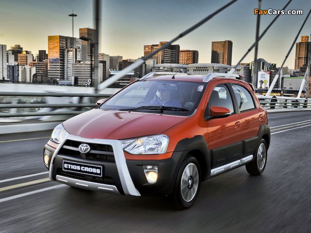 Toyota Etios Cross ZA-spec 2014 images (640 x 480)