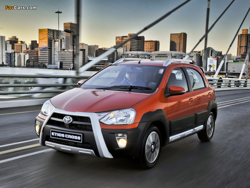Toyota Etios Cross ZA-spec 2014 images (800 x 600)