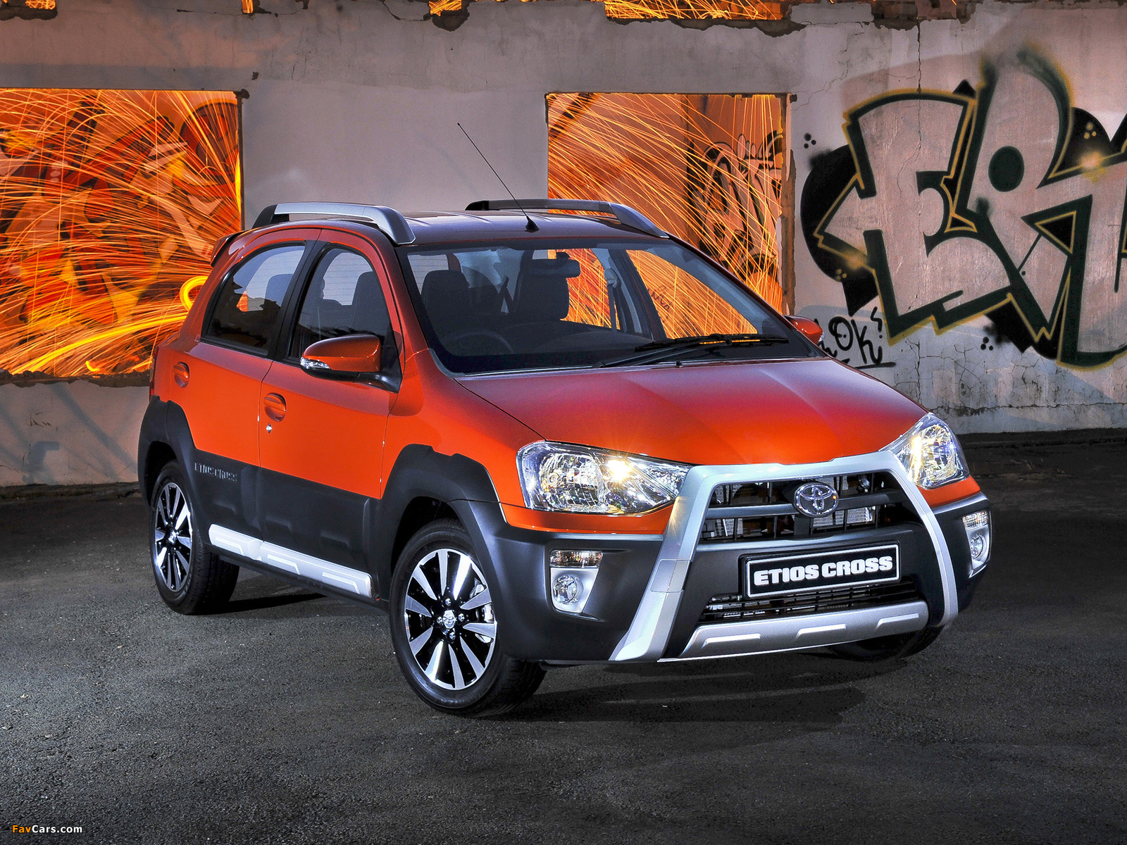 Toyota Etios Cross ZA-spec 2014 wallpapers (1600 x 1200)