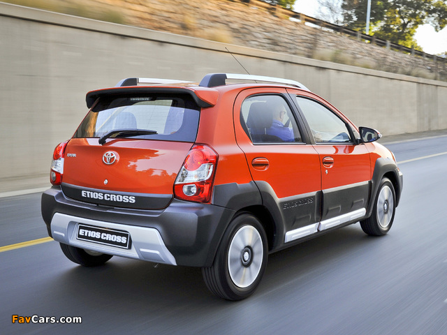 Toyota Etios Cross ZA-spec 2014 wallpapers (640 x 480)