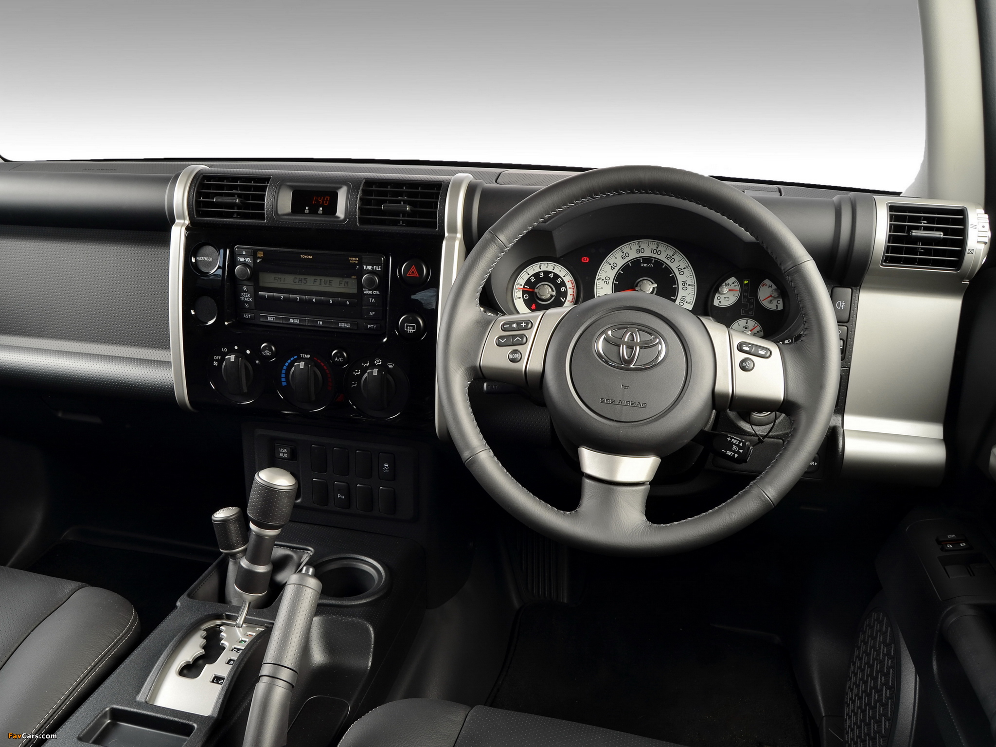 Images of Toyota FJ Cruiser Sport ZA-spec (GSJ15W) 2011 (2048 x 1536)