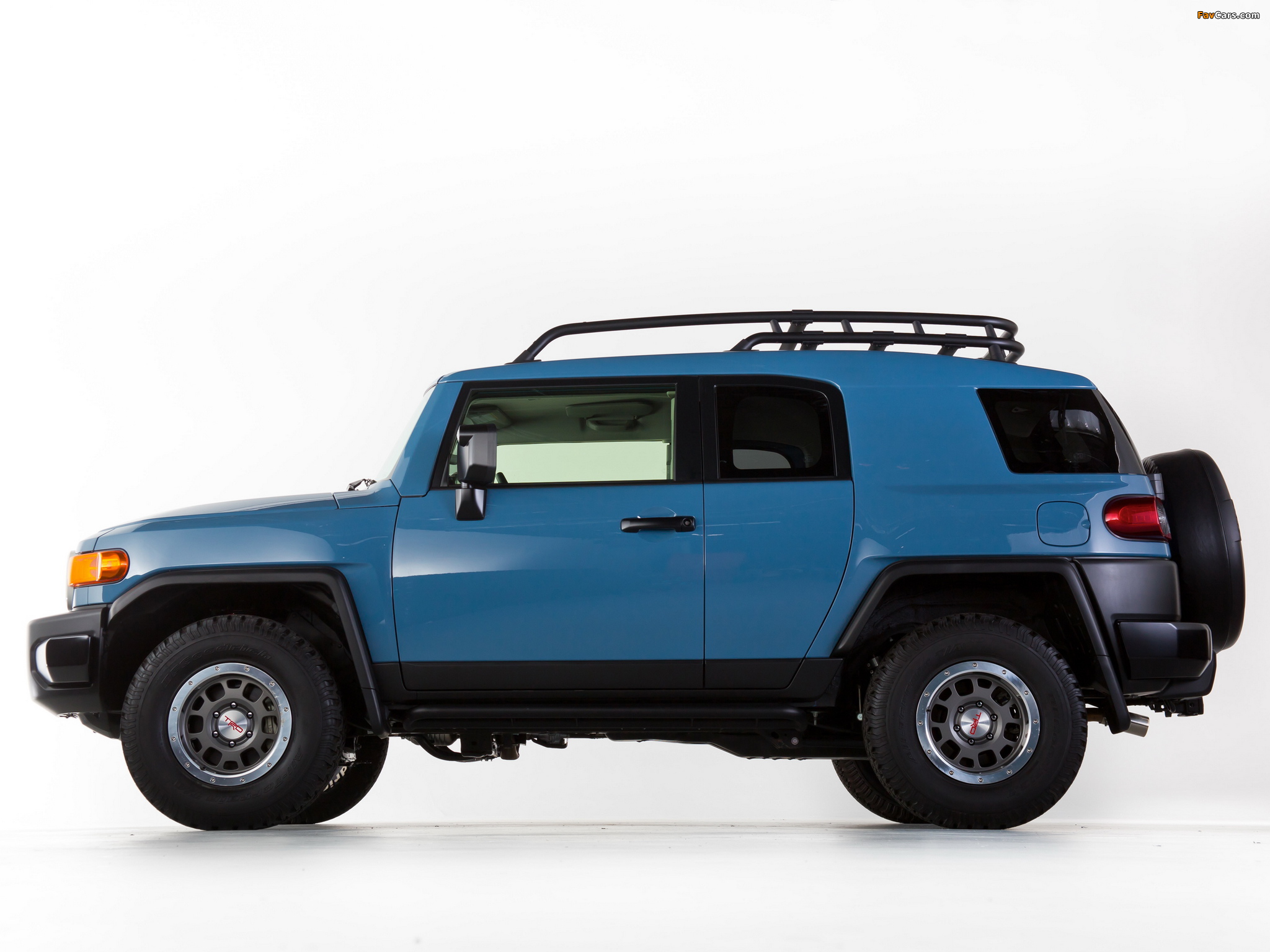 Pictures of Toyota FJ Cruiser Trail Teams Ultimate (GSJ15W) 2014 (2048 x 1536)