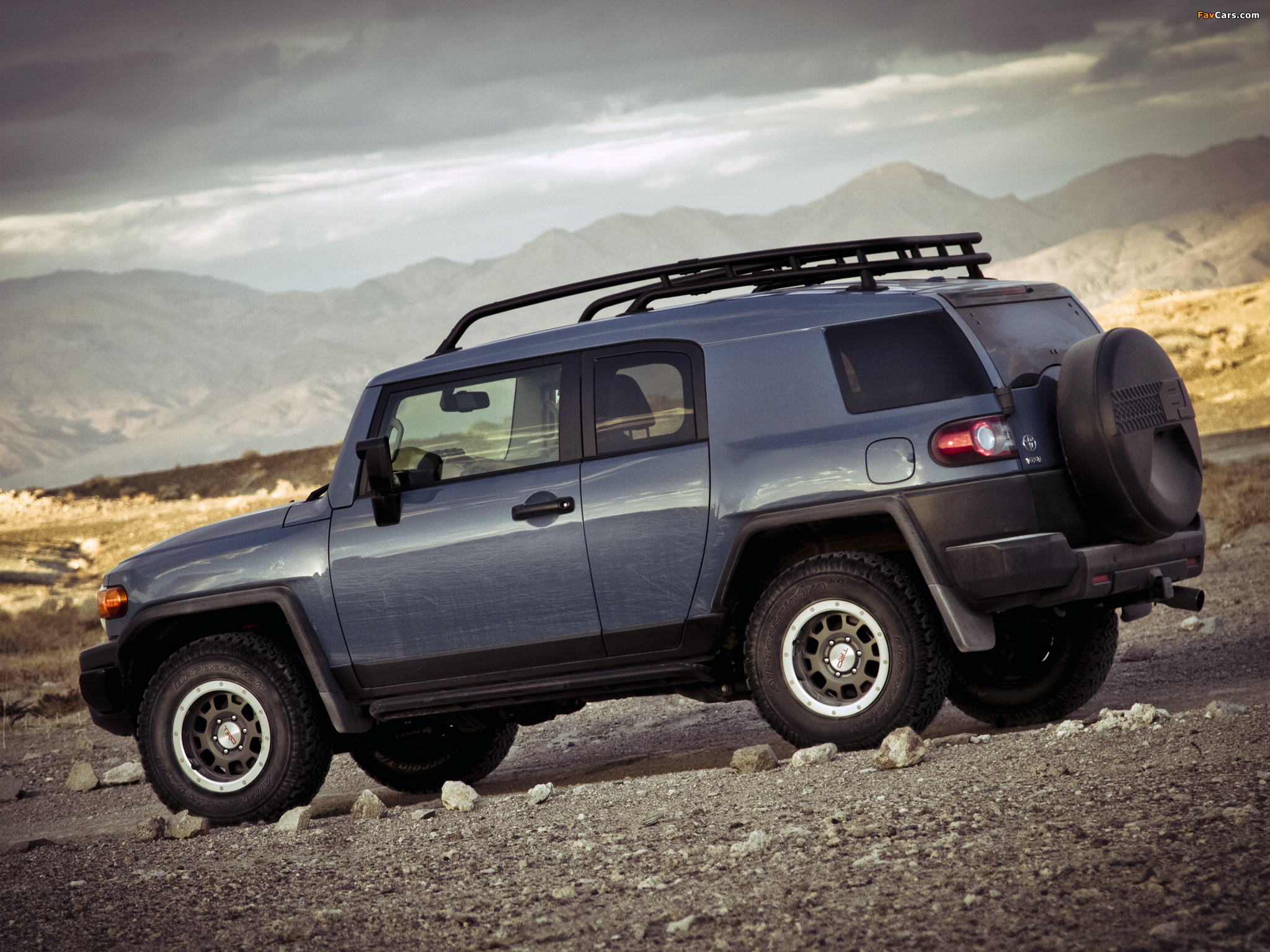 Pictures of Toyota FJ Cruiser Trail Teams Ultimate (GSJ15W) 2014 (2048 x 1536)