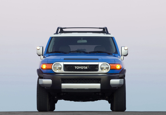 Toyota FJ Cruiser 2006–10 photos