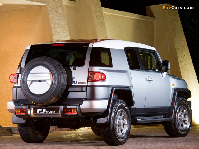 Toyota FJ Cruiser ZA-spec (GSJ15W) 2010 images (640 x 480)