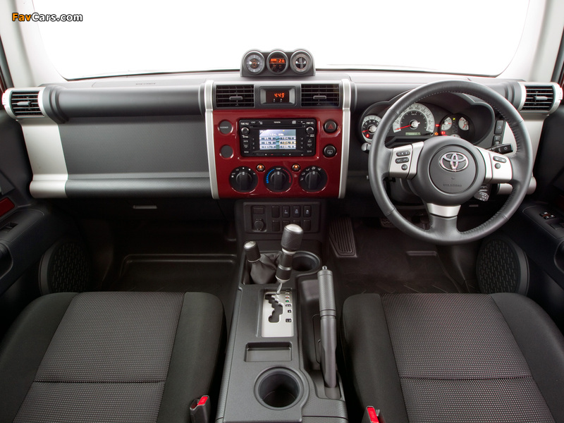 Toyota FJ Cruiser AU-spec (GSJ15W) 2010 images (800 x 600)