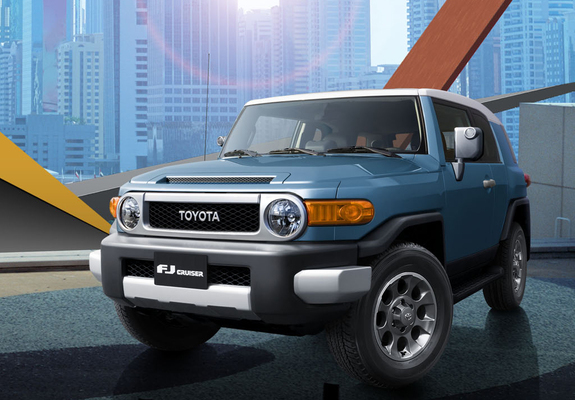 Toyota FJ Cruiser UAE-spec (GSJ15W) 2010 images