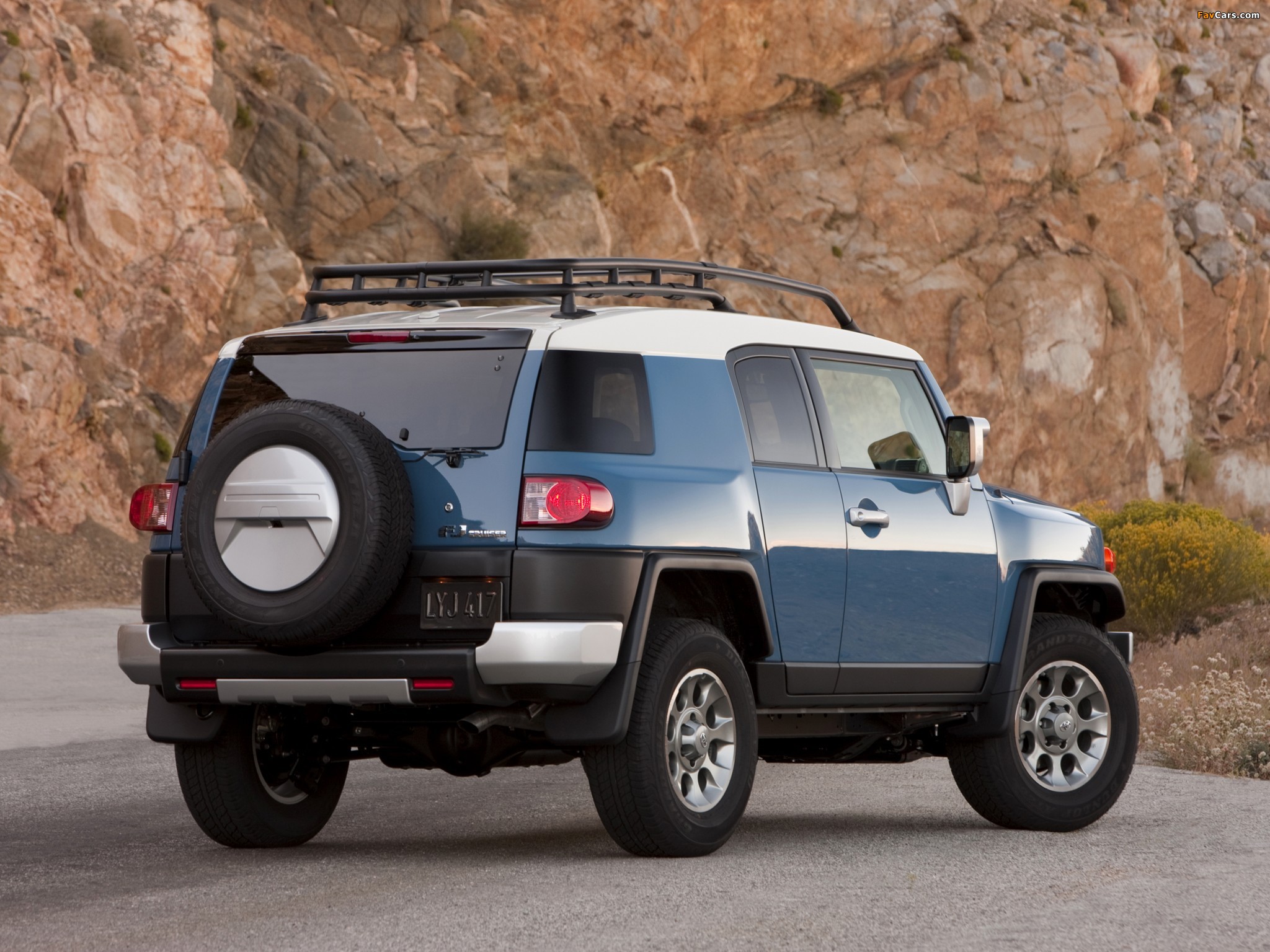 Toyota FJ Cruiser (GSJ15W) 2010 images (2048 x 1536)