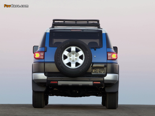 Toyota FJ Cruiser 2006–10 wallpapers (640 x 480)