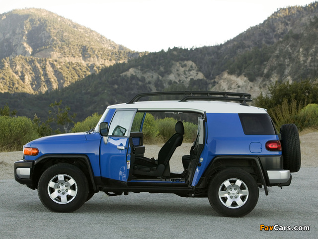 Toyota FJ Cruiser 2006–10 wallpapers (640 x 480)