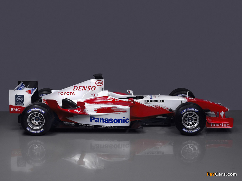 Images of Toyota TF104 2004 (800 x 600)