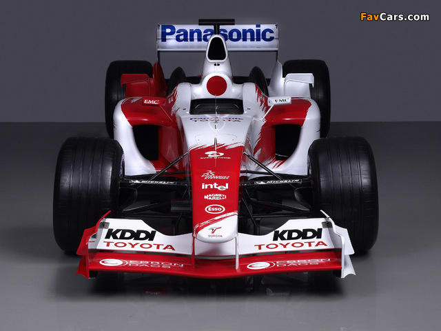 Photos of Toyota TF104 2004 (640 x 480)