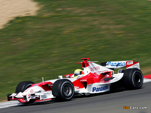 Photos of Toyota TF105 2005 (640 x 480)