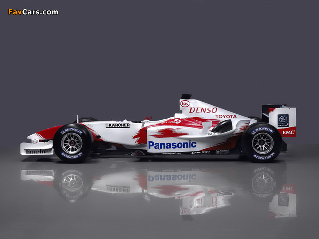 Photos of Toyota TF104 2004 (640 x 480)