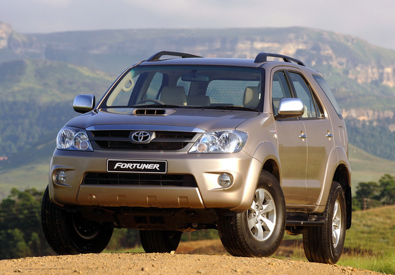 Photos of Toyota Fortuner ZA-spec 2005–08