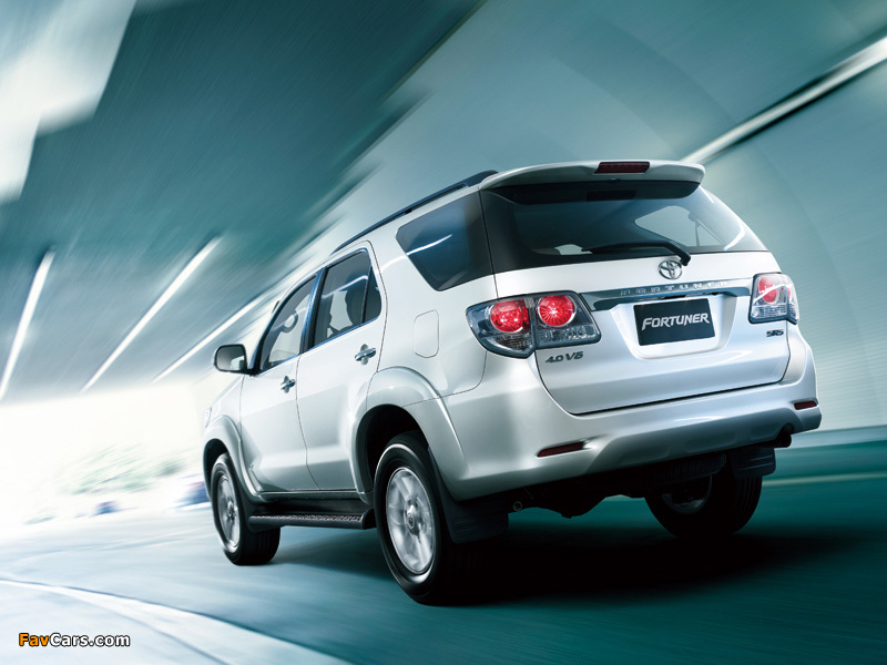 Photos of Toyota Fortuner 2011 (800 x 600)