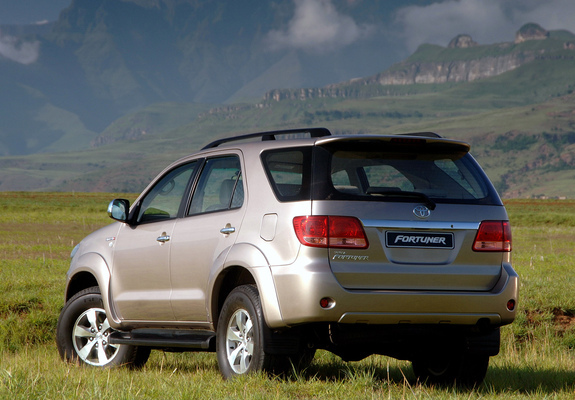 Pictures of Toyota Fortuner ZA-spec 2005–08